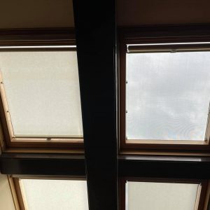 Montáž strešných okien Velux a doplnkov ako su žaluzie či rolety