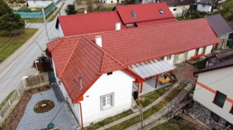 4pod_strechou_stav_rekonstrukcia_strechy_v_sedliciach_